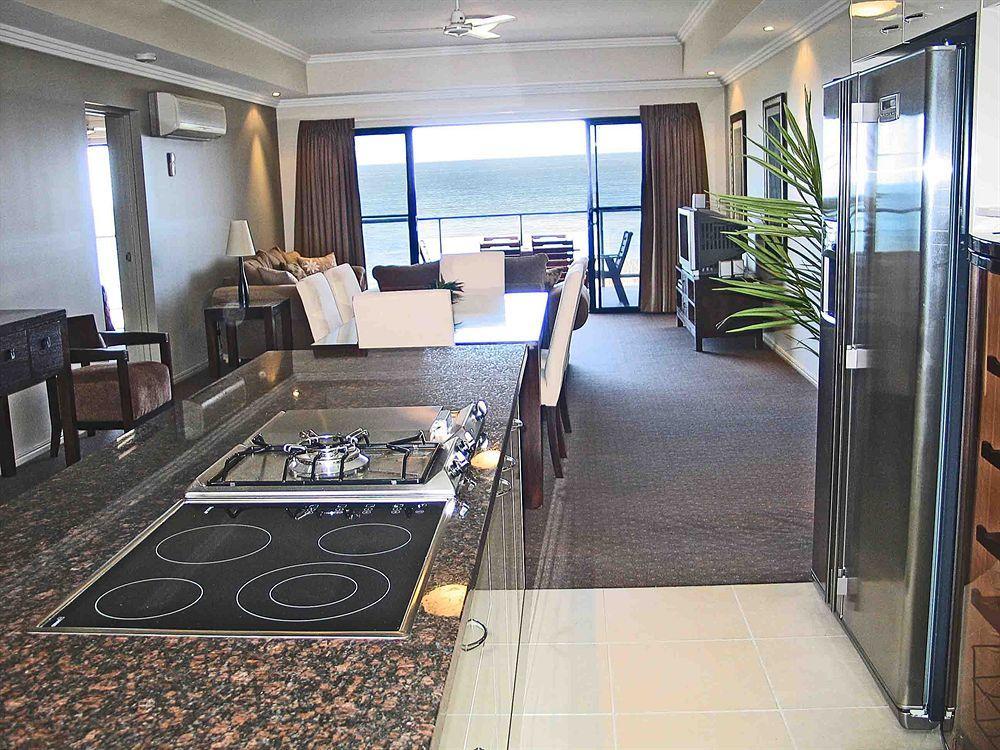 Kacy'S Bargara Beach Motel Extérieur photo