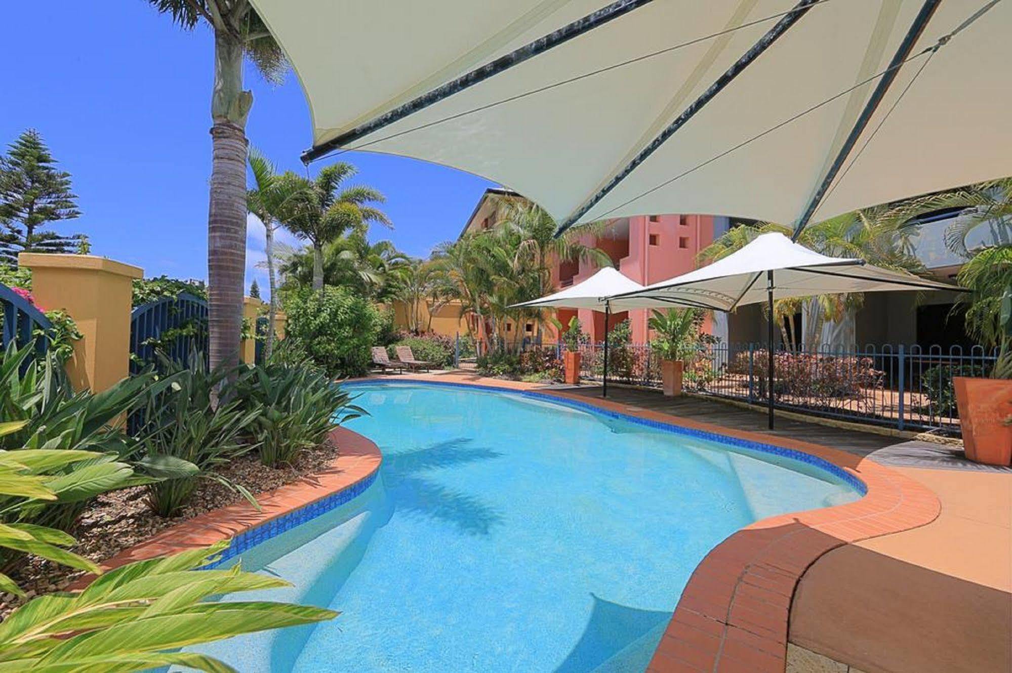 Kacy'S Bargara Beach Motel Extérieur photo