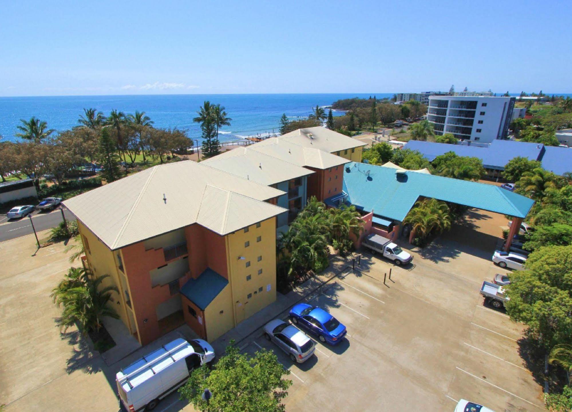 Kacy'S Bargara Beach Motel Extérieur photo